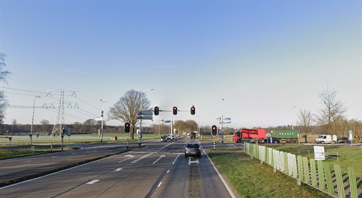 Kruispunt N273 Napoleonsweg en N279 Heythuyserweg